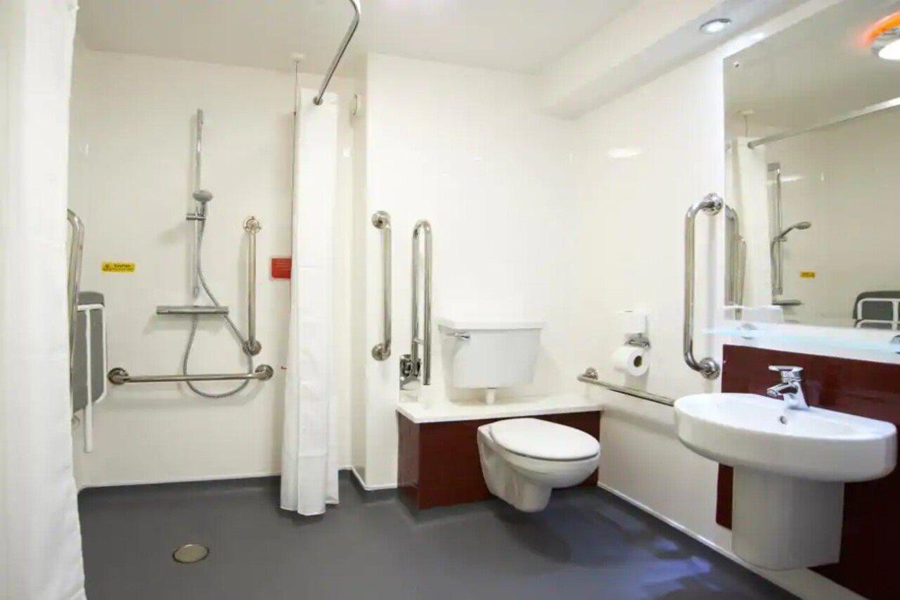 Travelodge Bromborough Port Sunlight Εξωτερικό φωτογραφία