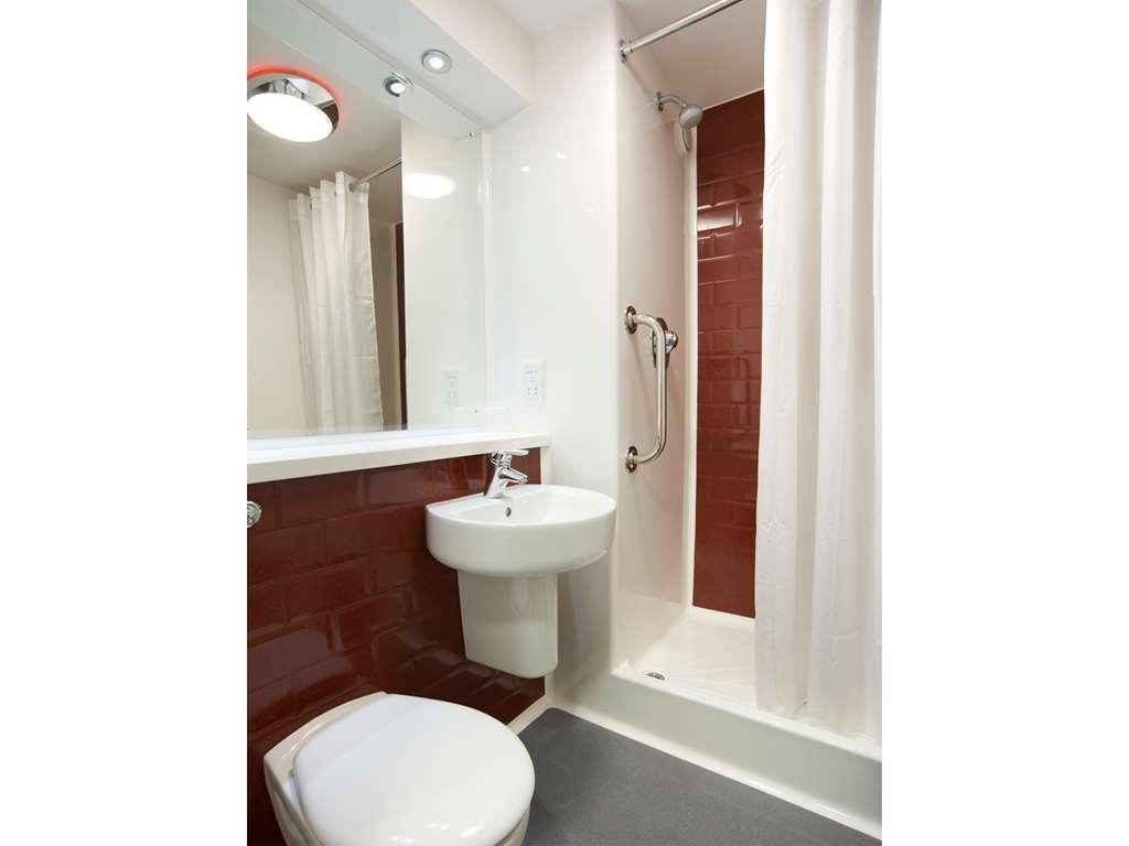 Travelodge Bromborough Port Sunlight Δωμάτιο φωτογραφία